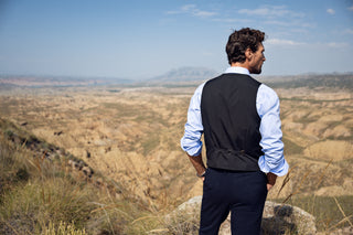 Signature Vest Black